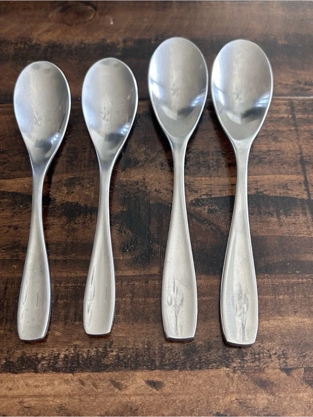 4 Oneida Violino patterned Flatware Cutlery  Spoons -2 TBSP & 2 TSP